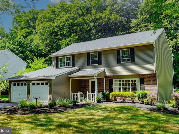 325 Emerald Dr, Yardley, PA 19067
