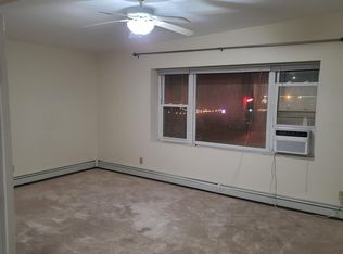 2 S Main St #B, Elburn, IL 60119