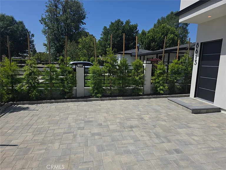 8613 Oakdale Ave — Photo 7