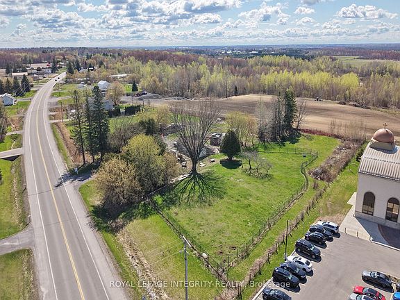 5th image of 3890 Navan Rd