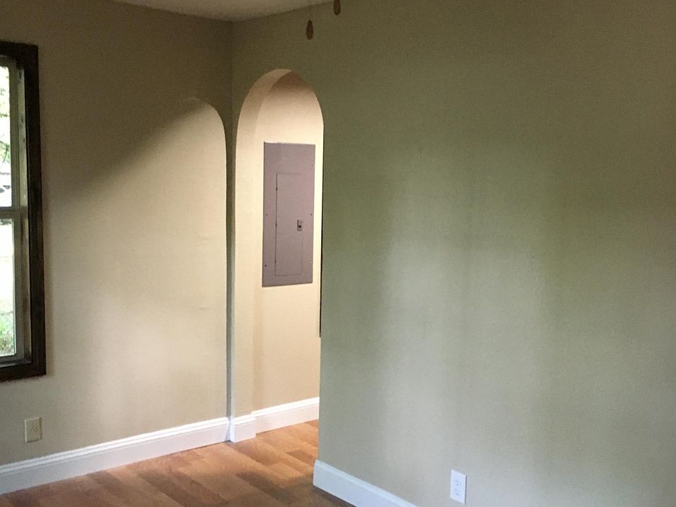 2nd image of 611 Antelope Dr