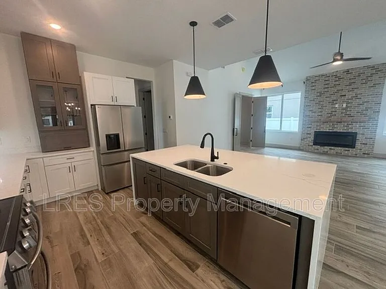 722 Ellwood Ave — Photo 14