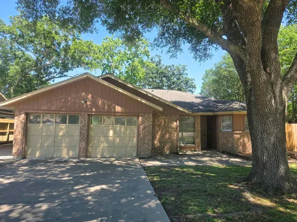 5006 Timber Ridge St, Baytown, TX 77521