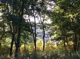 Majestic View Ln, Lansing, IA 52151