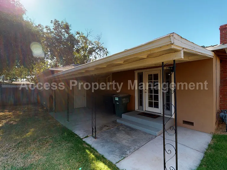 1002 Phelps Ave — Photo 24