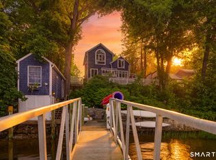 11 Stanton St, Waterford, CT 06385