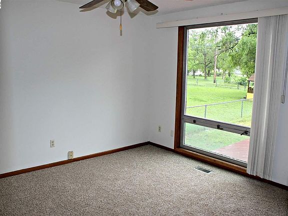 5th image of 211 E A Ave