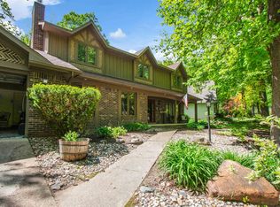 1330 Kings Carriage Rd, Grand Blanc, MI 48439