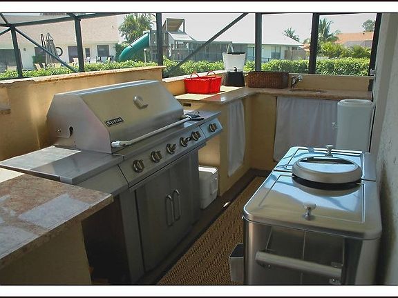 Outdoor Kitchen