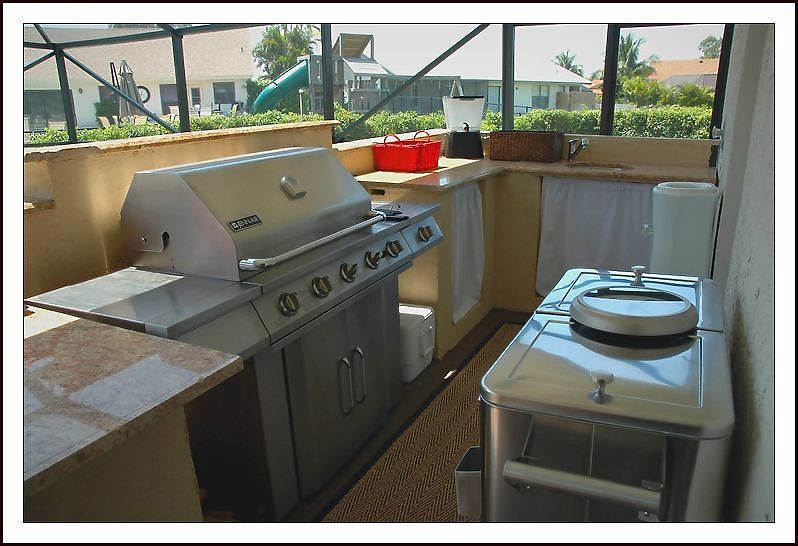 Outdoor Kitchen