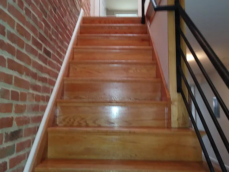 1118 Sargeant St — Photo 3