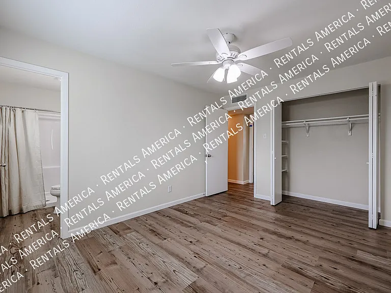 13861 N 48th Ave — Photo 22