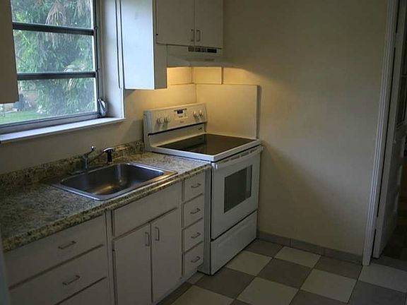 5th image of 1200 Messina Ave