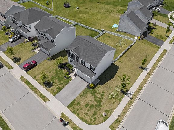 3rd image of 136 Bigelow Dr
