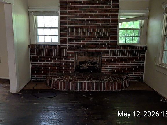 9th image of 2936 E Highland St