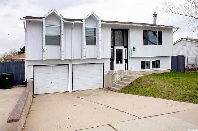 1st image of 3211 S Stanton Dr
