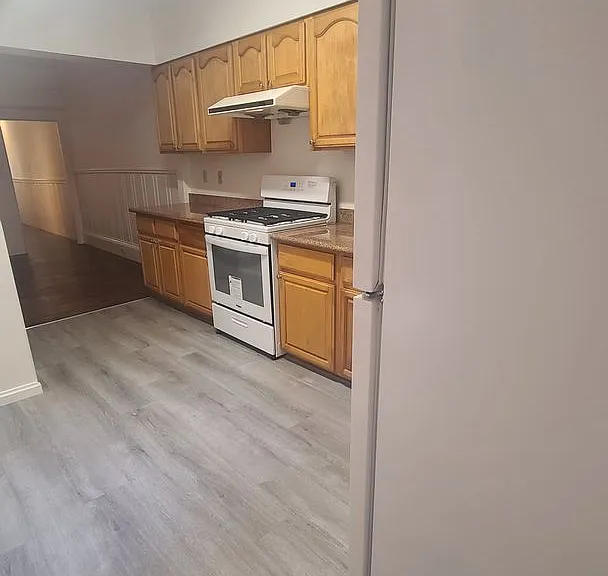 179 Caselli Ave #2 — Photo 12
