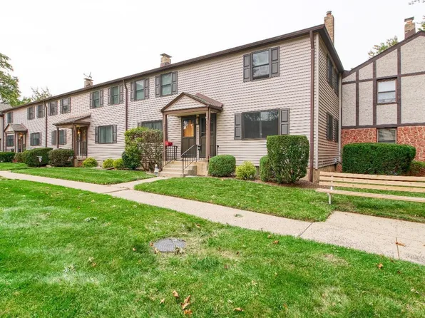 205 Rose St #2110, Metuchen, NJ 08840