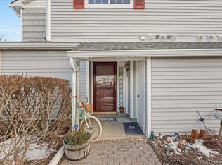 3 Magnolia Ln, Warwick, NY 10990