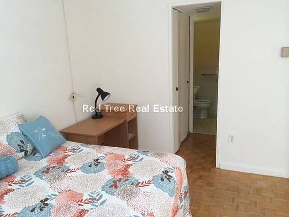4th image of 45 Longwood Ave #3099