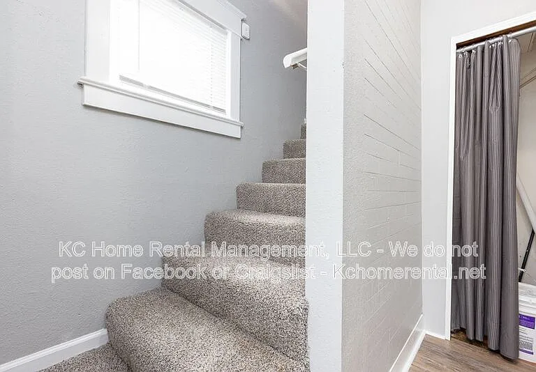 1111 W 44th St #B — Photo 5