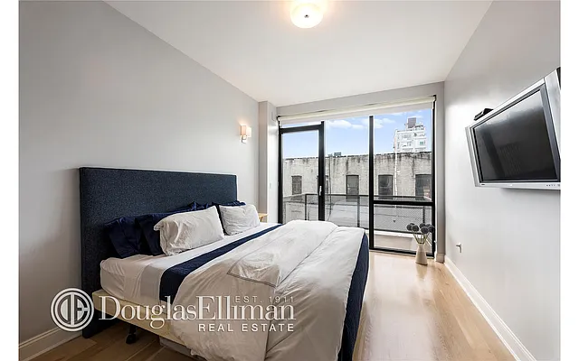 Sold by Douglas Elliman | media 22
