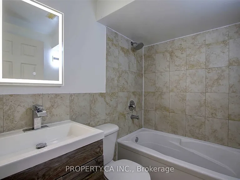 1012 Ossington Ave #LOWER — Photo 13