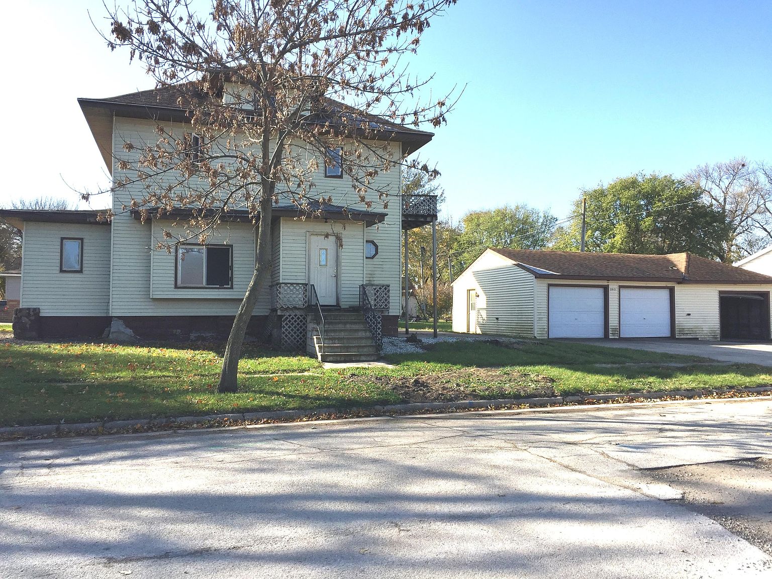 203 Kossuth St, Whittemore, IA 50598 Zillow