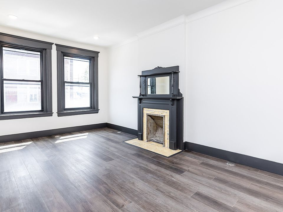 Room unfurnished. Definitely large enough for living/dining & study areas.
