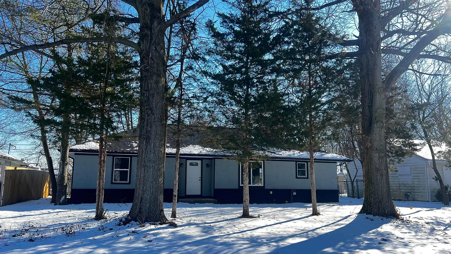 1590 Berkeley Rd photo 1