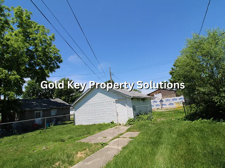 1318 E 28th St — Photo 5