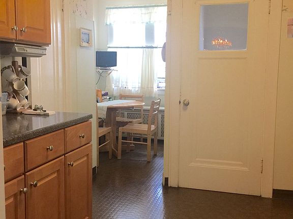 4th image of 3309 N Oak Park Ave