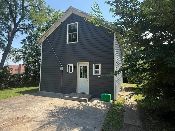 317 S 3rd St, Burlington, IA 52601