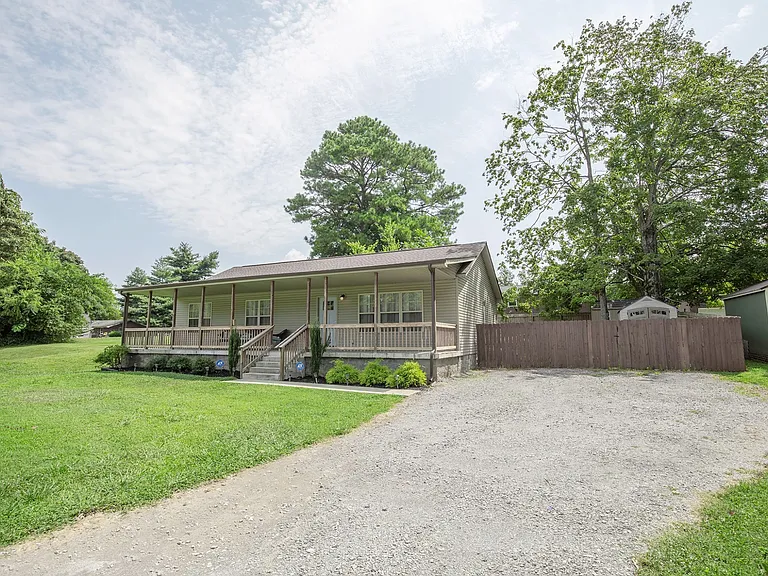 457 Reeves Dr — Photo 26