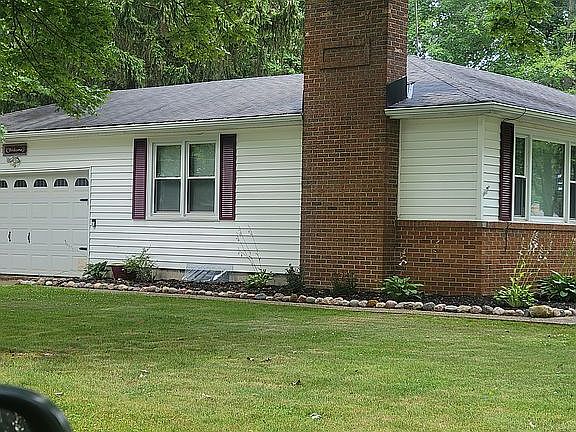 5th image of 39553 Robert Ln