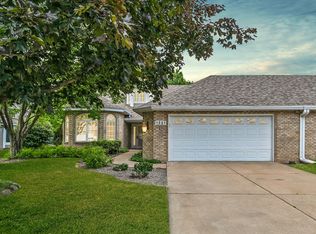 1321 Silverthorn Dr, Shoreview, MN 55126