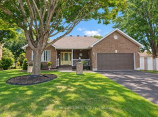 4 Mary Hill Cres, Ottawa, ON K0A 2Z0