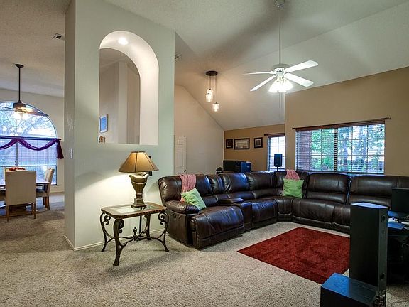 2nd image of 2037 Shenandoah Ln
