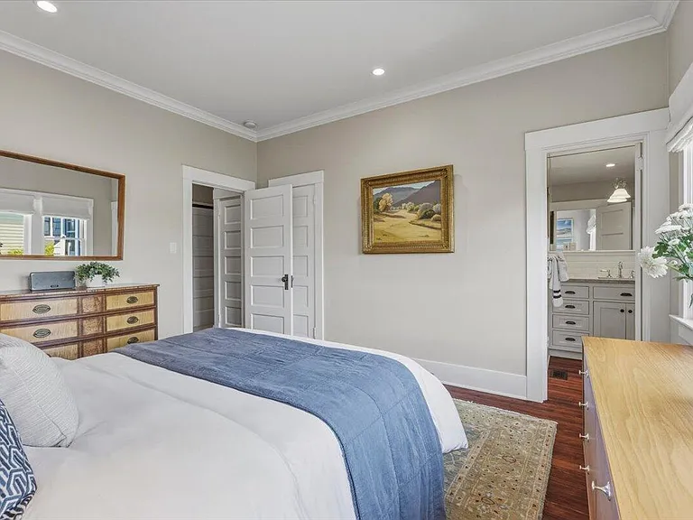 336 E Padre St — Photo 22