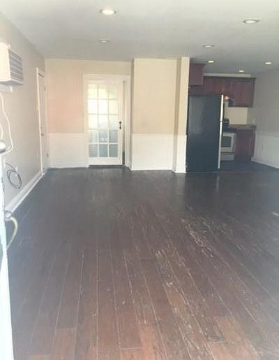 1st image of 640 Bouny St