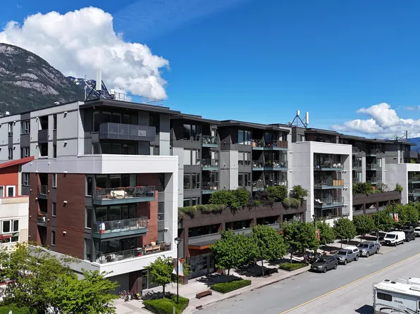37881 Cleveland Ave #604, Squamish, BC V8B 0Z7