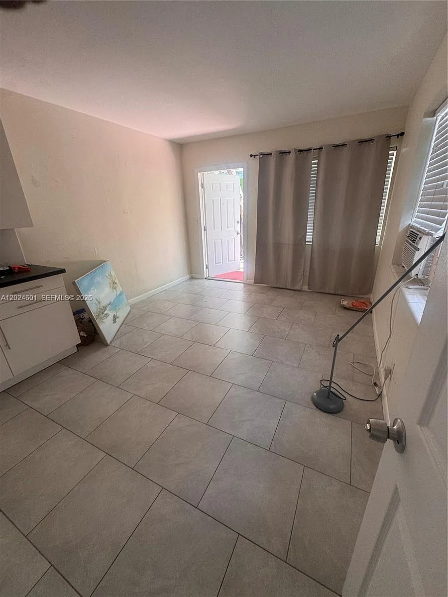 Building Photo - 2900 N Ocean Blvd #4