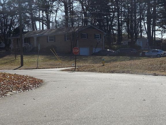 5th image of 8004 W Cliff Dr