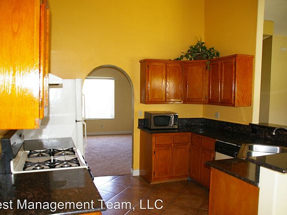 5th image of 4835 Yuma Ave