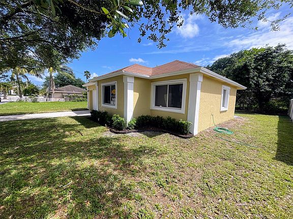 3rd image of 2944 NW 9th Street