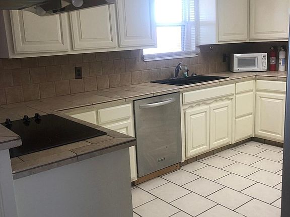 3rd image of 5614 Ector Ave