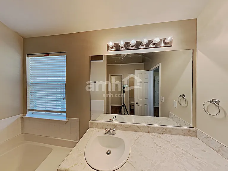 119 Hidden Creek Dr — Photo 11