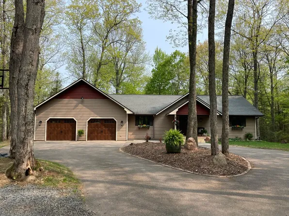 10038 Woodcrest Dr, Minocqua, WI 54548