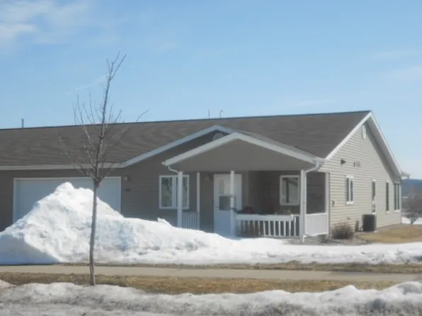 1512 15th St, Baraboo, WI 53913