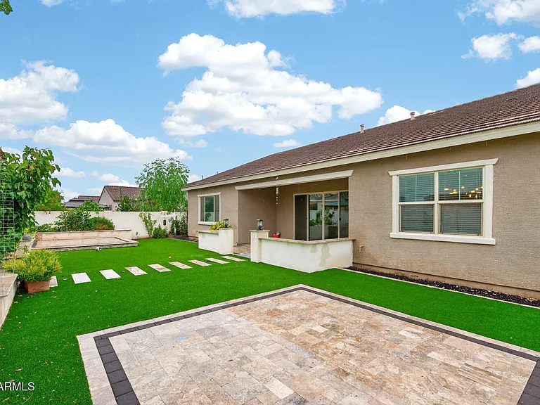 203 E Birchwood Pl — Photo 9